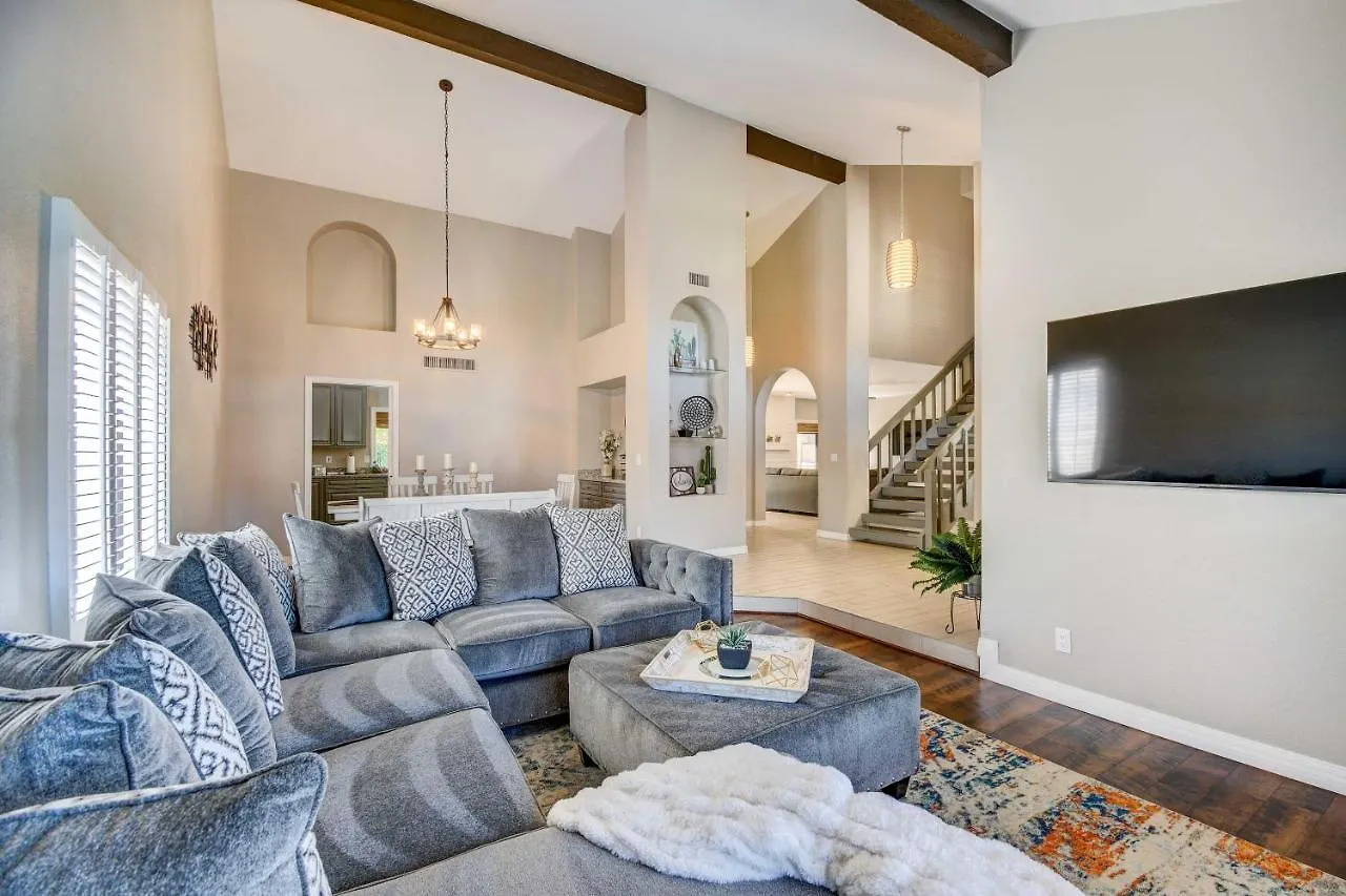 Villa Upscale Scottsdale Retreat With Private Pool And Grill à Phoenix